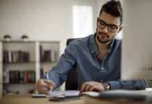 Cosa sono i MOOC? iStock 1175077058 scaled